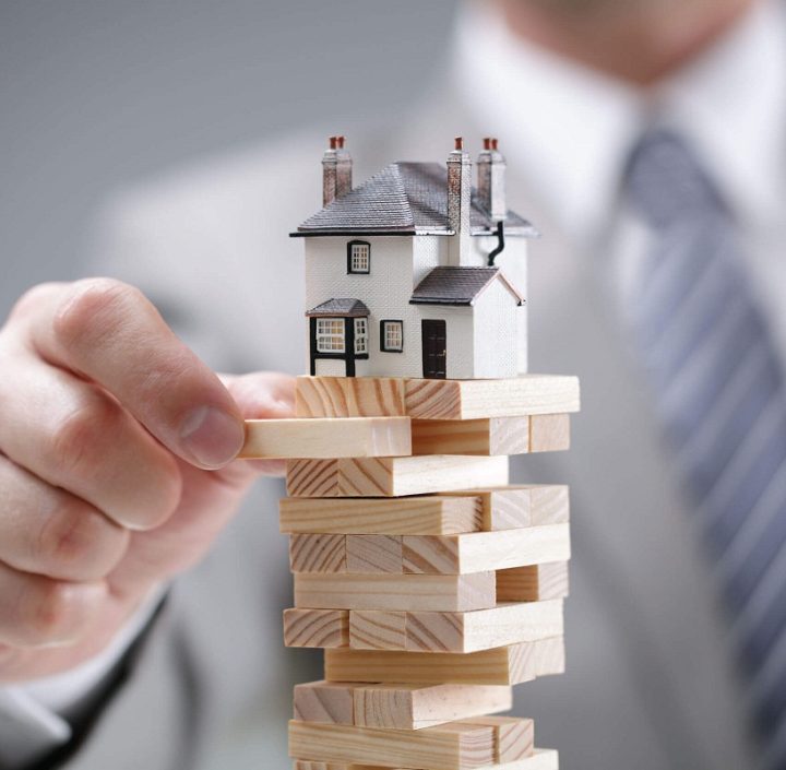 Real Estate Agents – Smart Individuals Who Earn Money