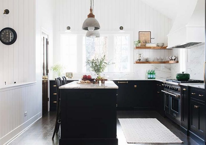 What Type of Lights Are Best for Your Business in Glen Ellyn?