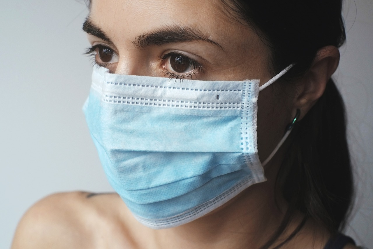 Mask, surgical mask, virus — Medicare Advantage 2025: Bridging the Gap in Health Care Accessibility