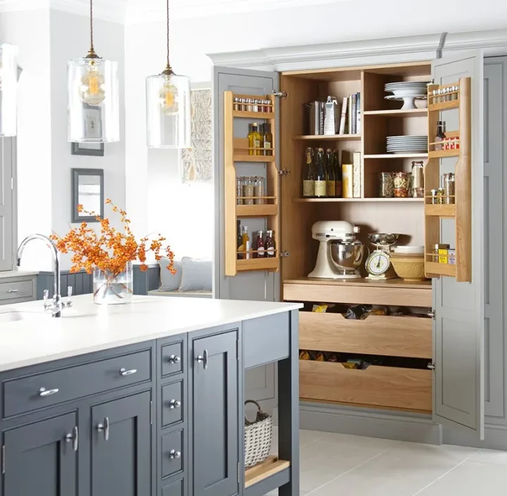 Smart Storage Starts Here: Base Kitchen Cabinets with Drawers